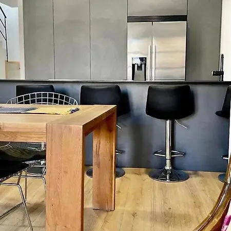 شقة Lovelyloft Flores Atico لقنت