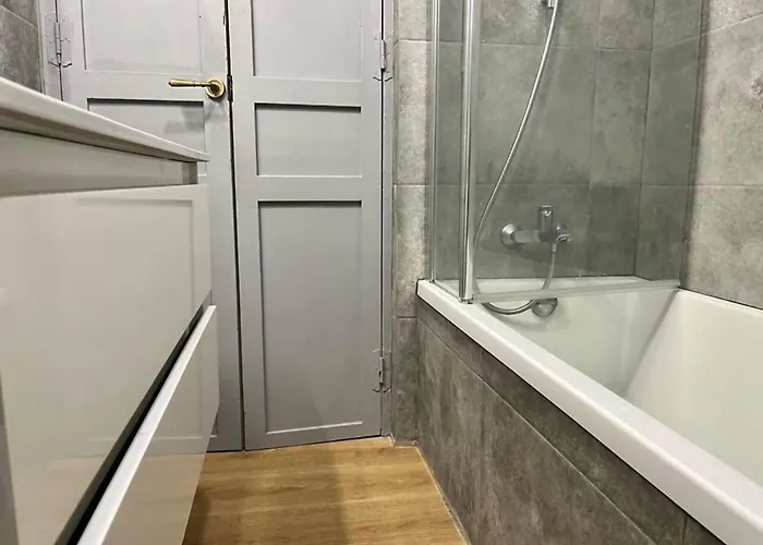 Lovelyloft Flores Atico *